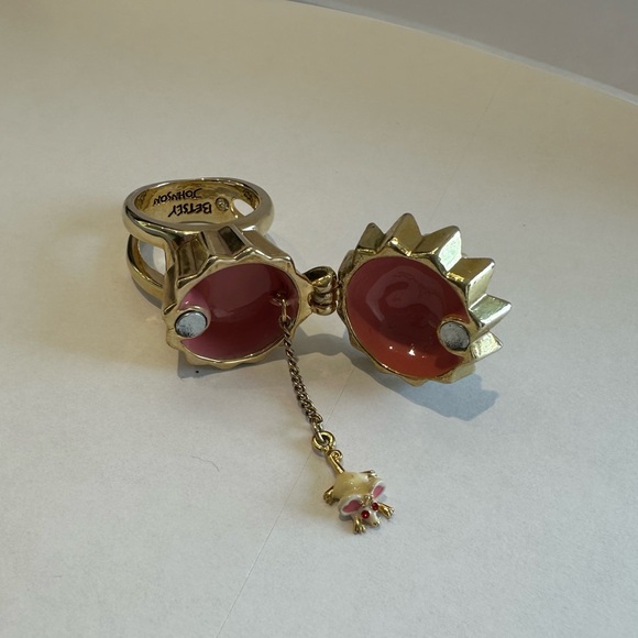 Pink cupcake tea party mouse ring - Picture 5 of 6